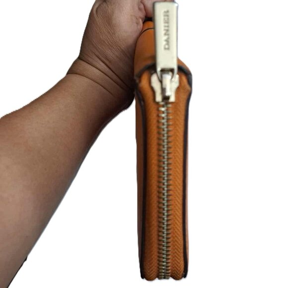 Danier Genuine Leather Everyday Wallet with 16 Card Slots - Picture 5 of 7